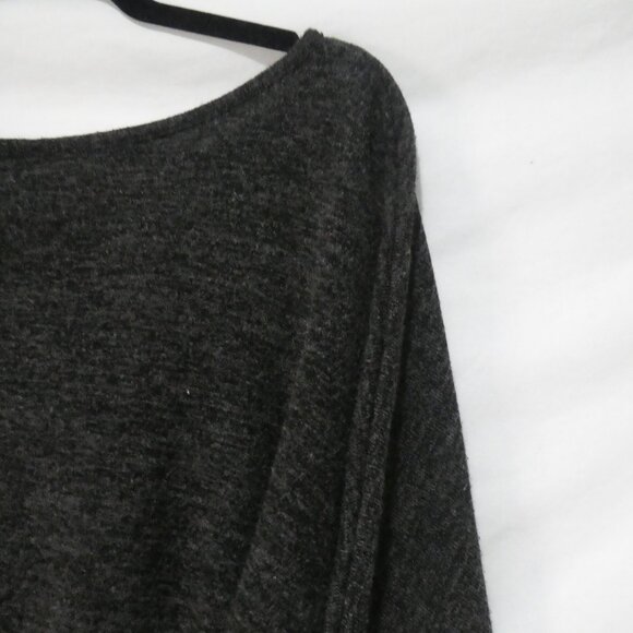 SEDUCTIONS | medium | Round Neckline Salt and Pepper Sweater | 3/4 Sleeves - Picture 12 of 15